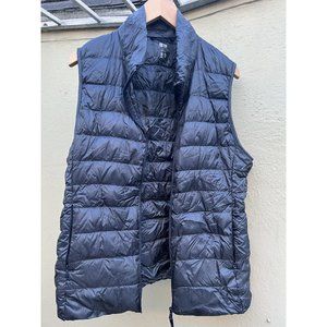 Uniqlo navy blue Ultra Light Down Vest (M)